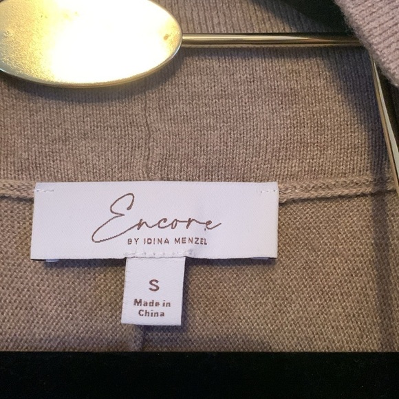 Encore Tan Sweater Size S - Picture 3 of 9